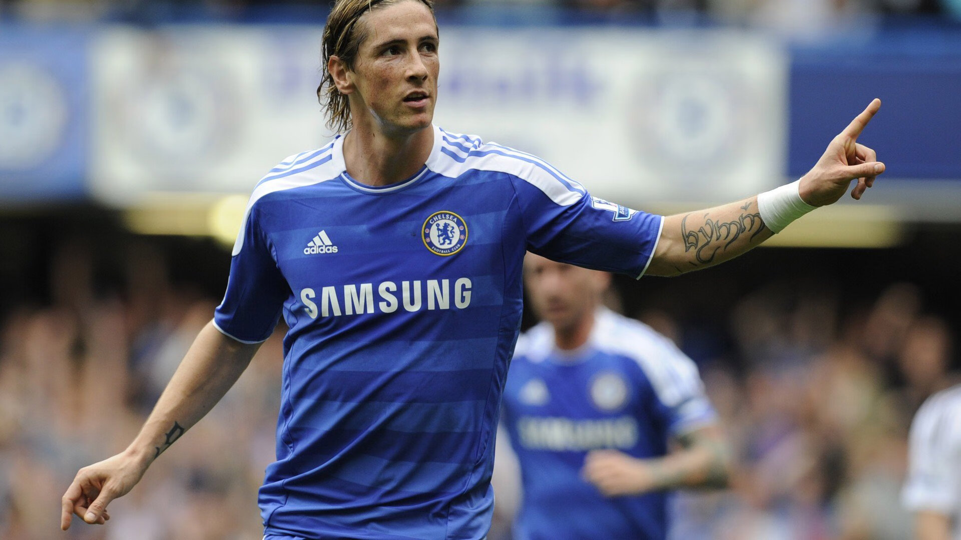 开云体育在线-新疆队全面压制独行侠，霍勒迪在F1年度争冠接管比赛，跨界统治力启示录  第2张